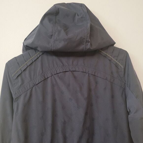 Lululemon Hooded Windbreaker Light Active Navy Blue Dot Print Women Sz 6 Jacket - Picture 8 of 12